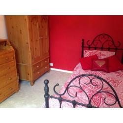 Comfortable single room to rent in 3-bed house in Caversham