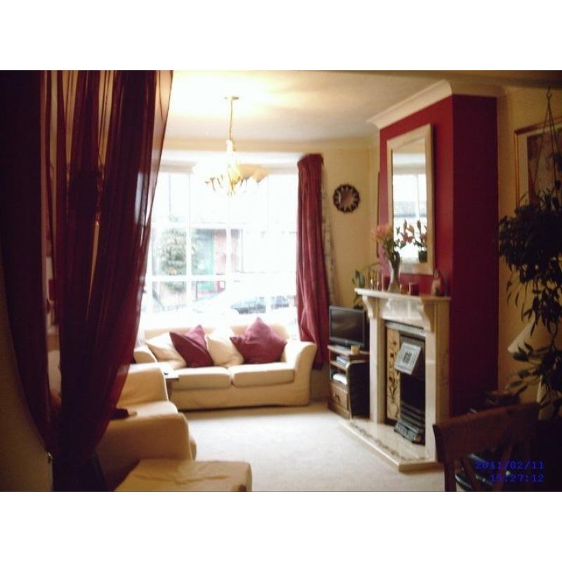 Comfortable single room to rent in 3-bed house in Caversham