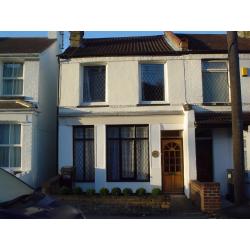 Purley, large ground floor double room to let