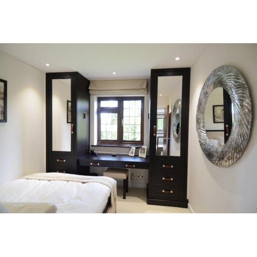 bench joiner, cabinet maker of bespoke joinery, London SW18.