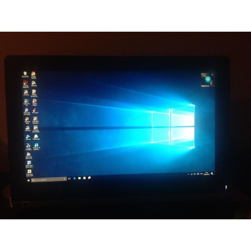 ASUS ET2221 A8 All in One PC Black. One year old.