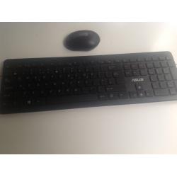 ASUS ET2221 A8 All in One PC Black. One year old.