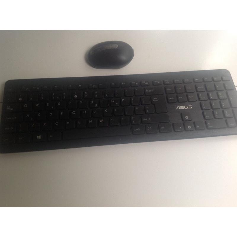 ASUS ET2221 A8 All in One PC Black. One year old.