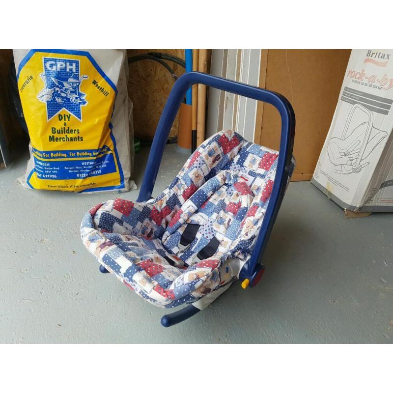 Britax Rock-a-bye Baby Chair/Car seat **FREE**