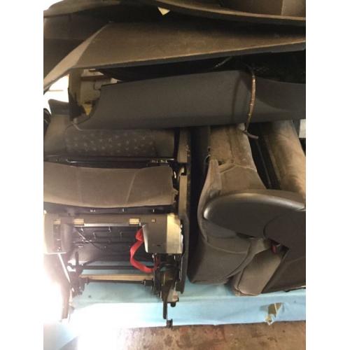 Free Peugeot 807 passenger seats and front dashboard
