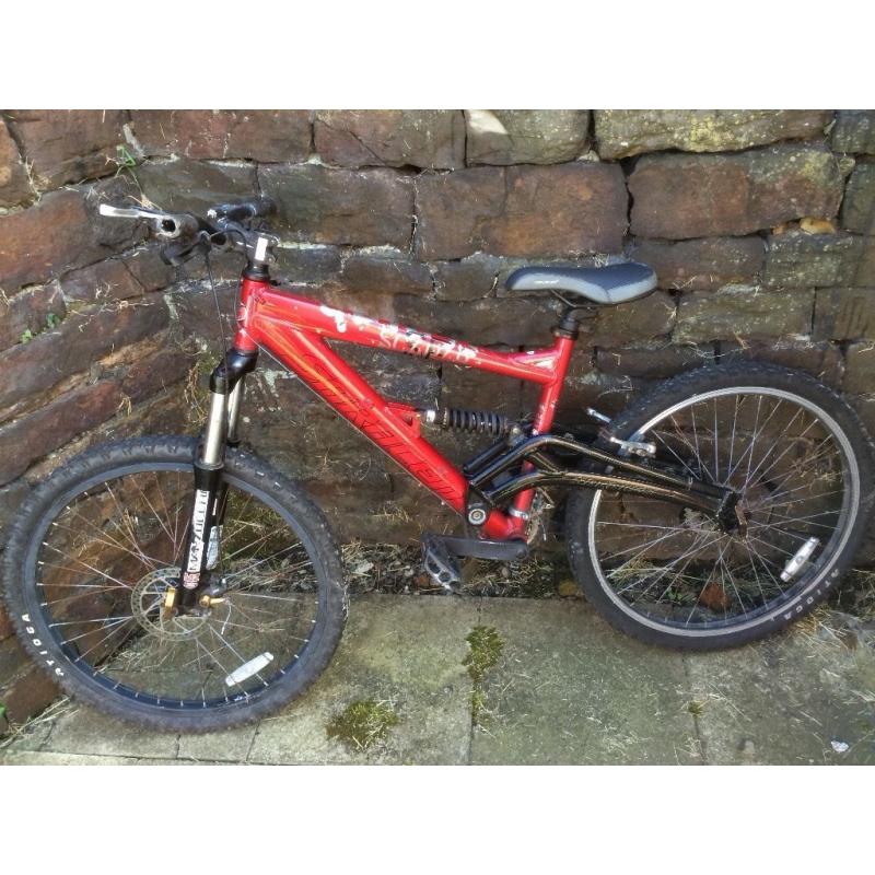 Men's mountain bike