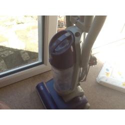 Genie upright vacuum cleaner