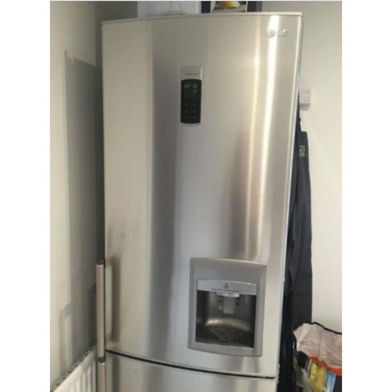 LG Refrigerator Freezer in Silver