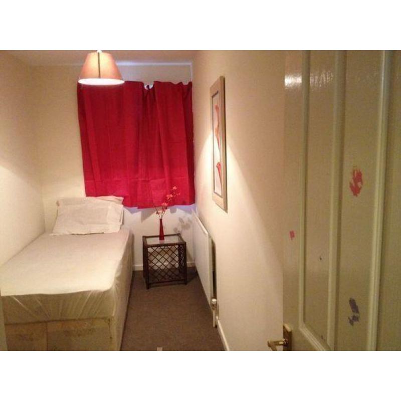 VERY CHEAP ROOM AVAILABLE ! ALL INCLUDED - - ZONE 2 - - all bills included