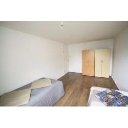 HUGE TWIN ROOM IN KENTISH AREA, NEAR KENTISH WEST & GOSPEL OAK STATION .::POST CODE NW54QX::. (83W)