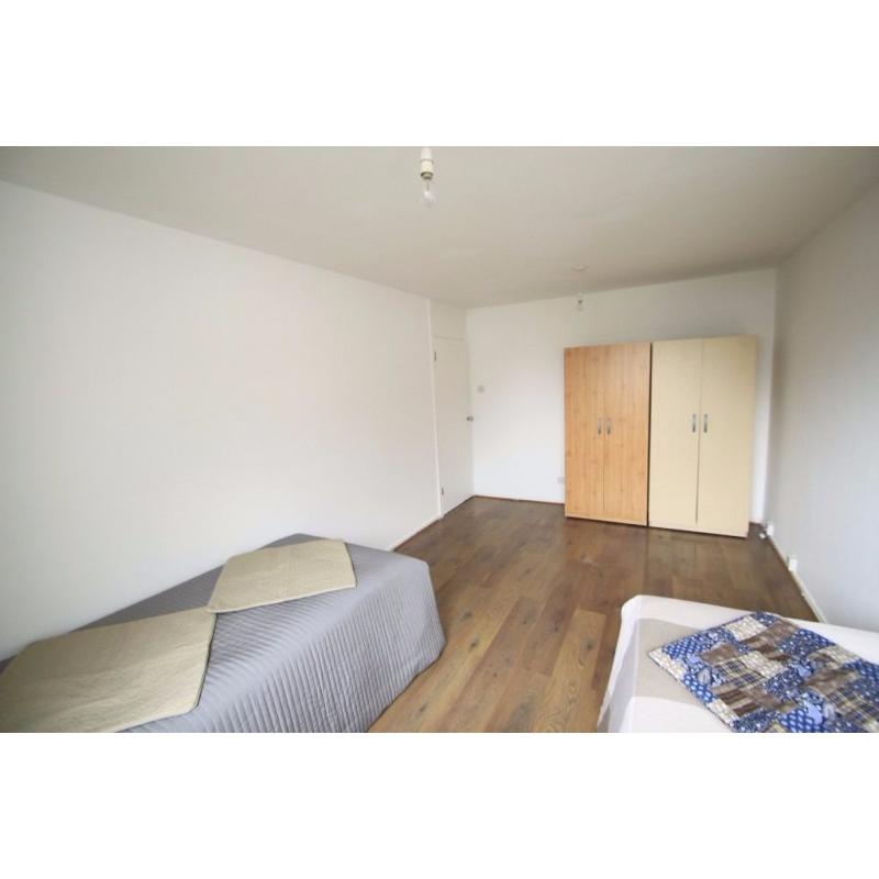 HUGE TWIN ROOM IN KENTISH AREA, NEAR KENTISH WEST & GOSPEL OAK STATION .::POST CODE NW54QX::. (83W)