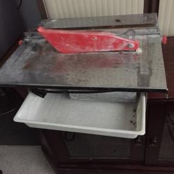 Cheap tulle cutter