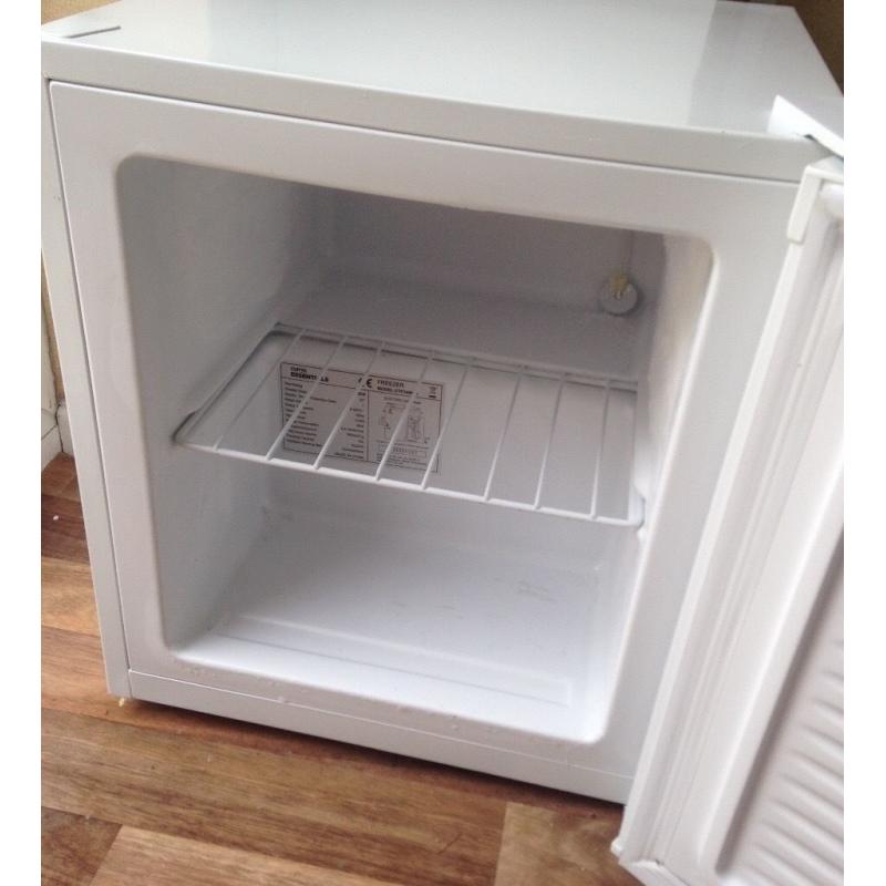 Small frost free freezer