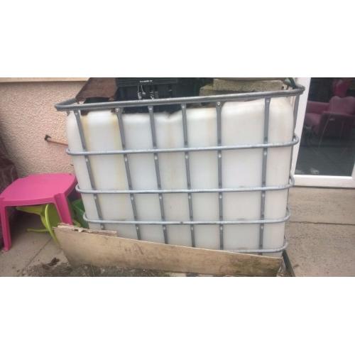 1000 liter ibc water barrel container pressure washings or field use for farm or horses