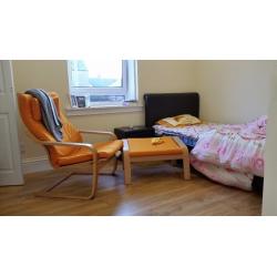 medium double - student ONLY - two toilets - many direct buses to city centre, Herio Watt Uni