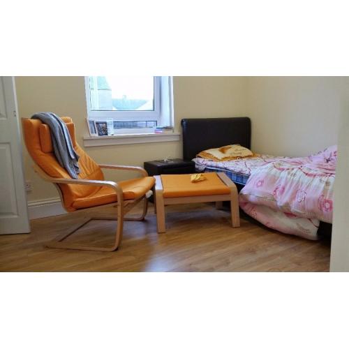 medium double - student ONLY - two toilets - many direct buses to city centre, Herio Watt Uni