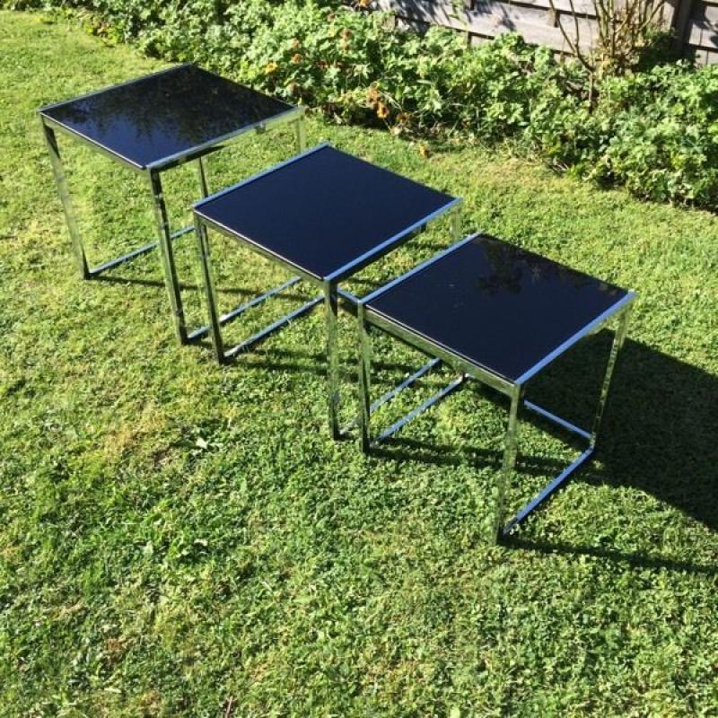 Glass nest tables - dwell