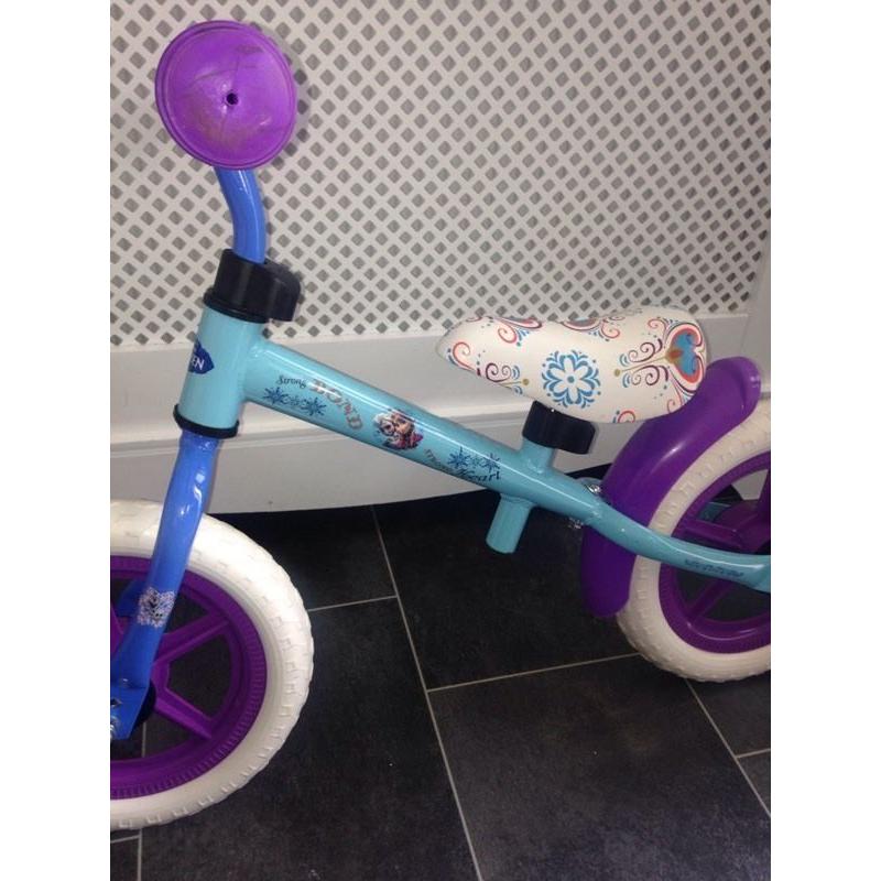 Girls frozen balance bike excellent condition as new