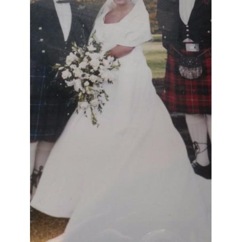 Paloma Blanca designer wedding dress. size 12.