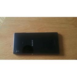 Sony xperia z3 with cracked screen