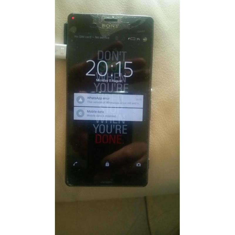 Sony xperia z3 with cracked screen