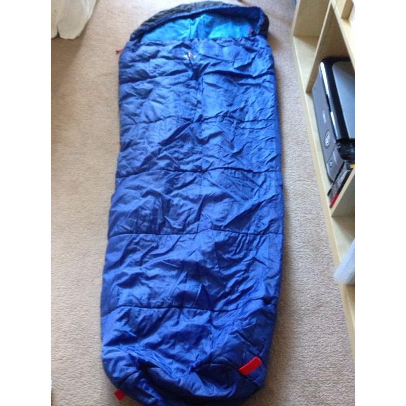Halfords Malvern junior 170cm 2 season mummy sleeping bag
