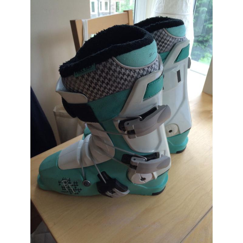 Full Tilt Soul Sister Women's Ski Boots Size 22.5