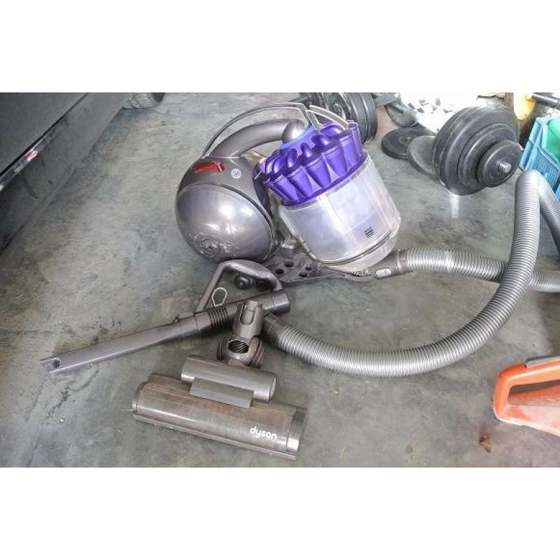 Dyson DC 39 hoover, all floor types