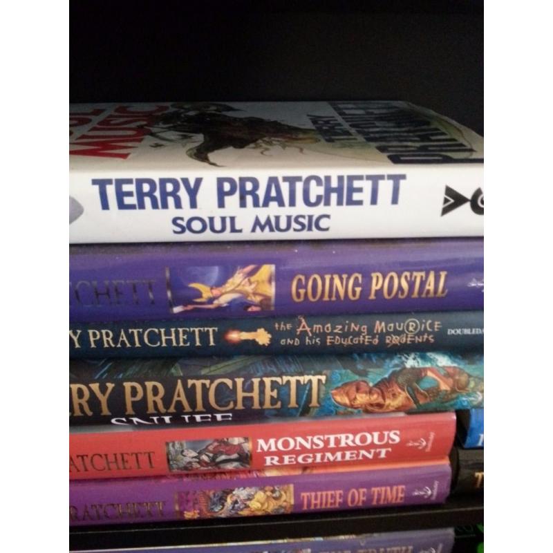 Terry Pratchett 34 hardback books