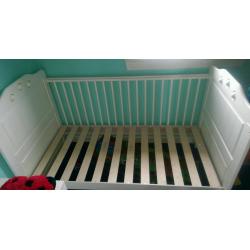 Baby/kids cot or bed