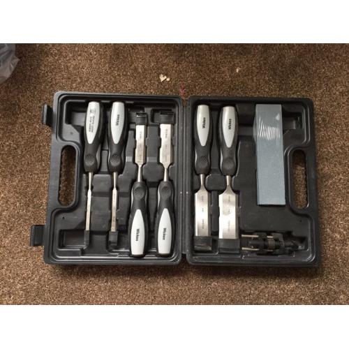 Wickes Powagrip Wood Chisel Set, Honing Guide & Sharpening Stone 8 Piece