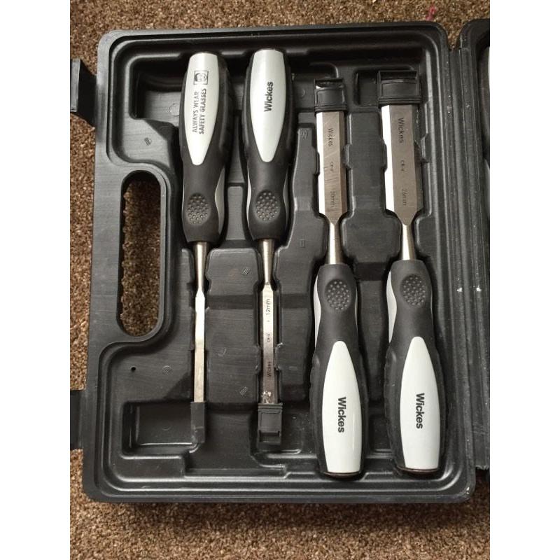 Wickes Powagrip Wood Chisel Set, Honing Guide & Sharpening Stone 8 Piece