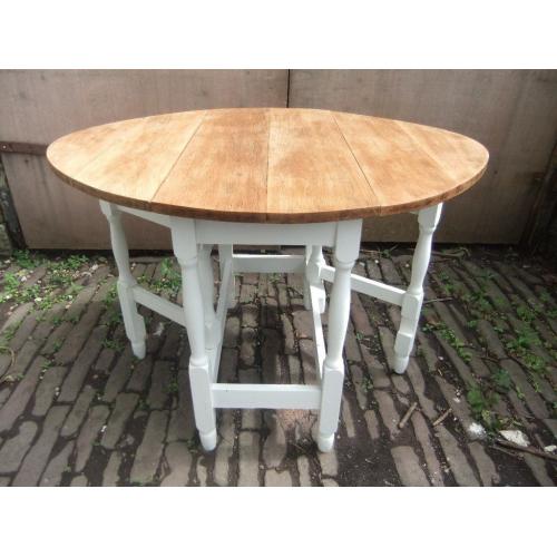 Lovely restored solid oak dining table