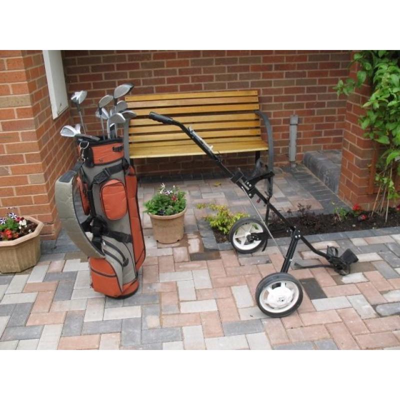 Golf starter set complete with bag and trolley
