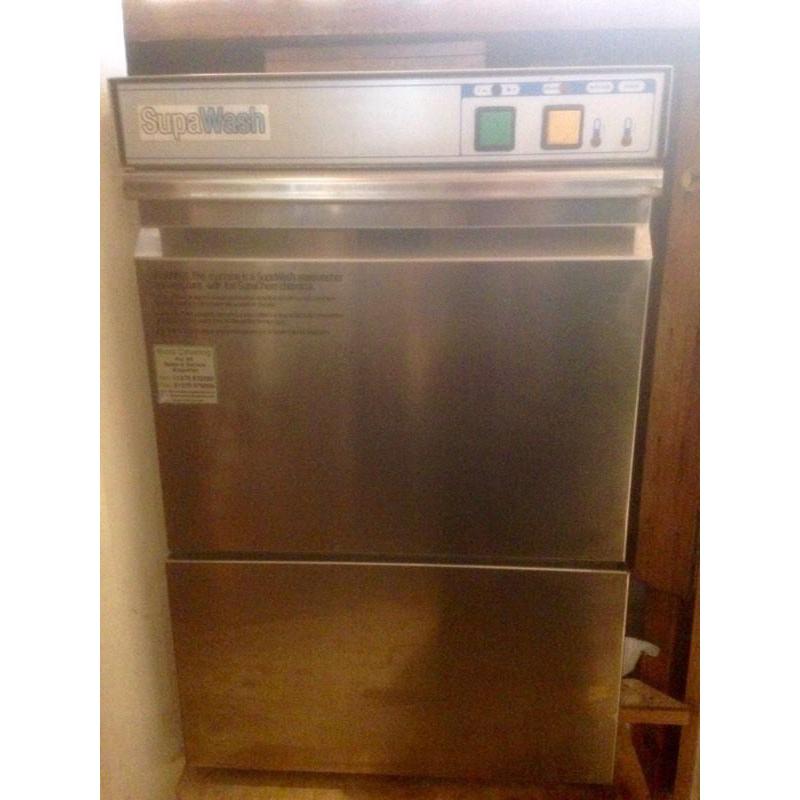 Commercial glasswasher