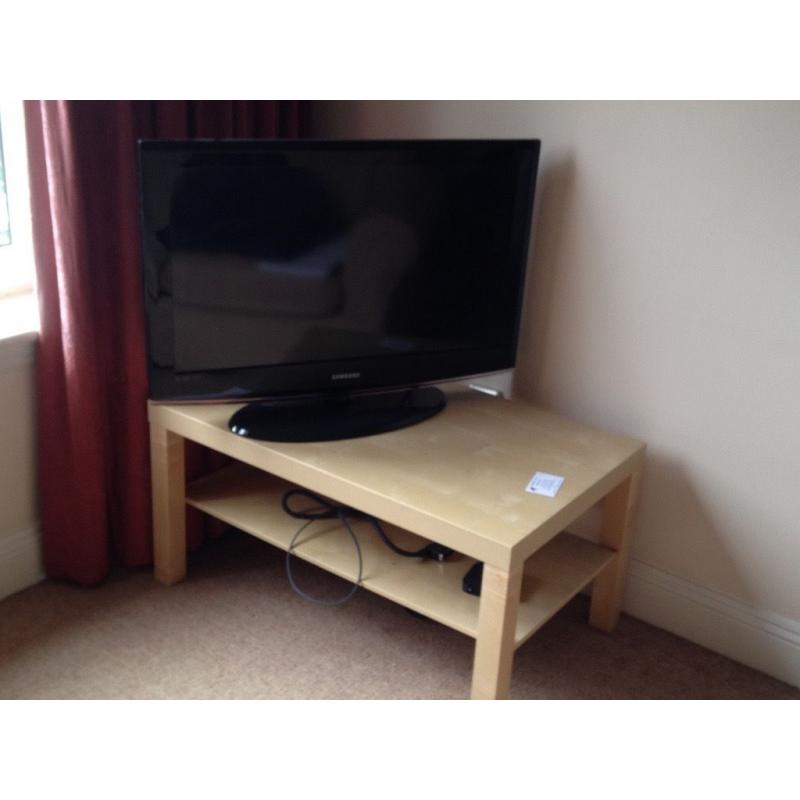 Free 32 TV and coffee table