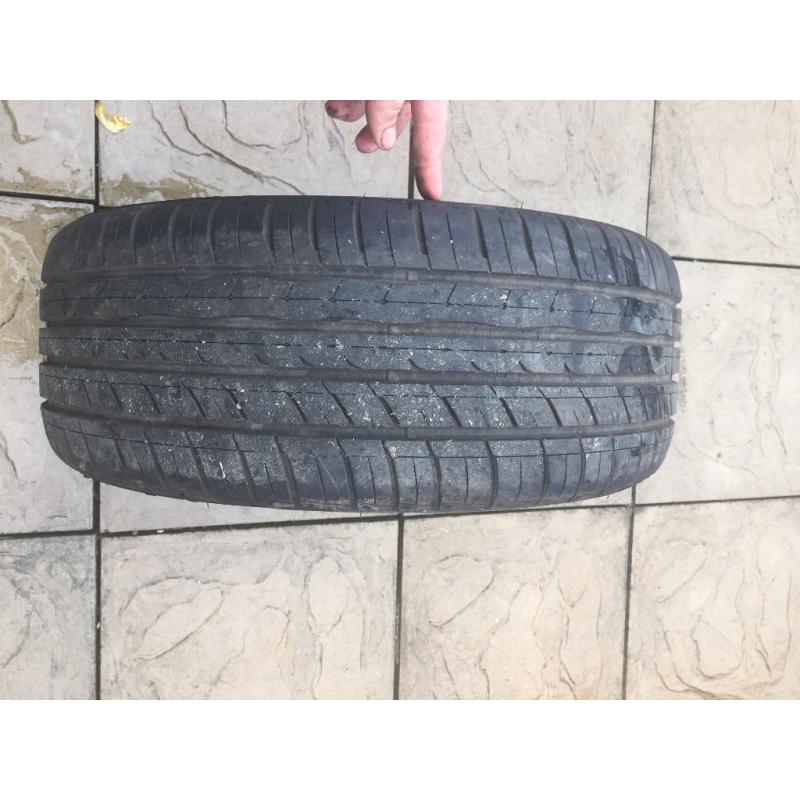 225 40 18 tyre and wheel