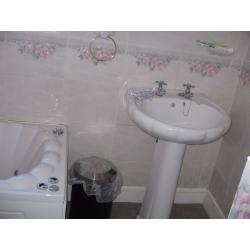 LARGE ROOM TO LET