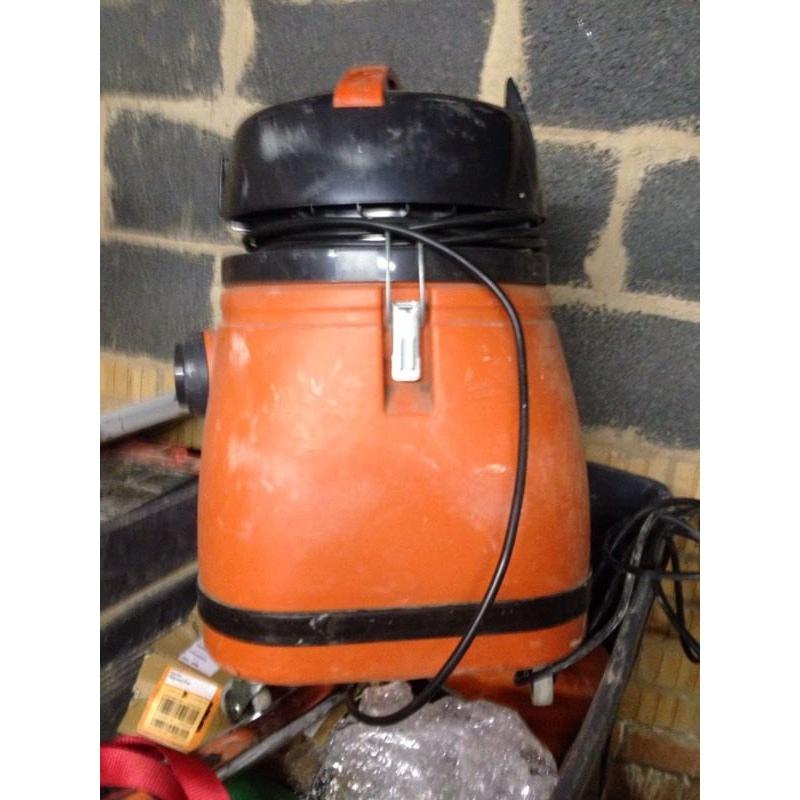 ein QA55E Dust Extractor 240v