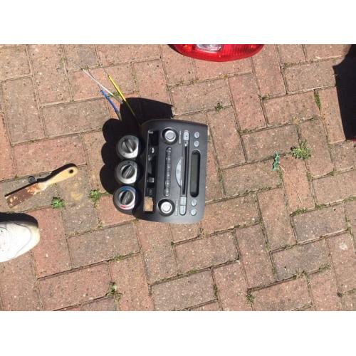 Honda Jazz stereo and vent controls