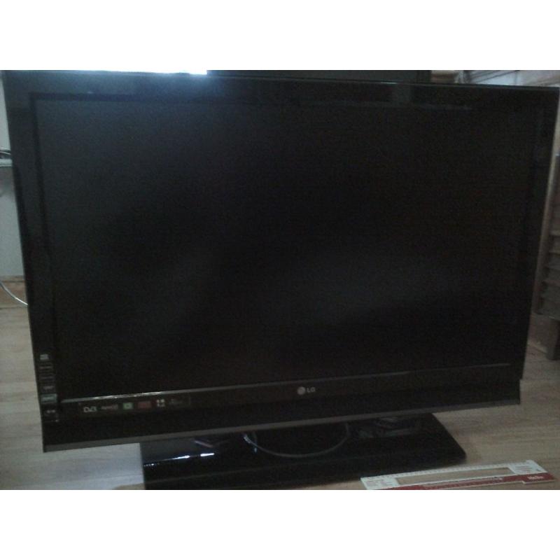 42" LG LCD TV model 42LC46 built in Freeview, 2x HDMI, VGA etc
