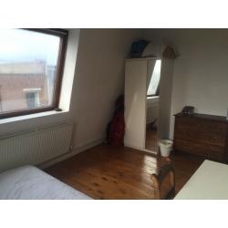 SHORT & LONG TERM IN LARGE BRIGHT DOUBLE IN STOKE NEWINGTON LOFT WAREHOUSE - 2 MIN FROM OVERGROUND