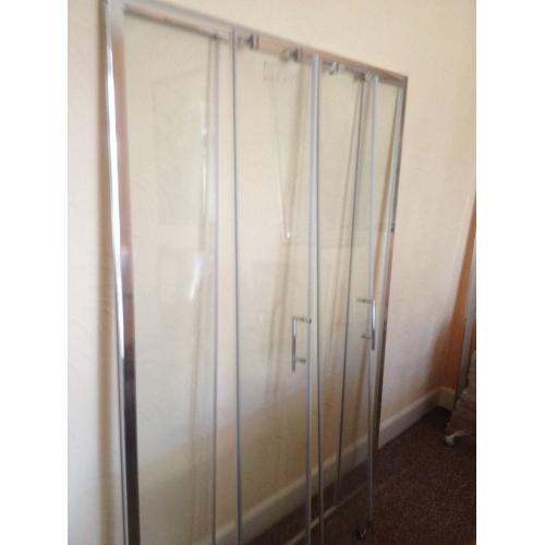 Shower screen