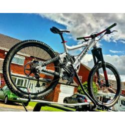 Giant glory medium downhill custom freeride bike not specialized Scott orange