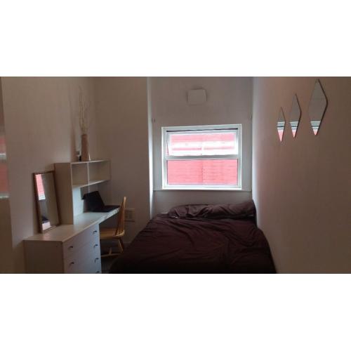 Furnished double room in central chorlton