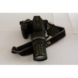 FUJIFILM SL1000 BRIDGE CAMERA ( VERY GOOD CONDITION WITH ORIGINAL BOX AND BATTERY CHARGER)