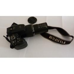 FUJIFILM SL1000 BRIDGE CAMERA ( VERY GOOD CONDITION WITH ORIGINAL BOX AND BATTERY CHARGER)