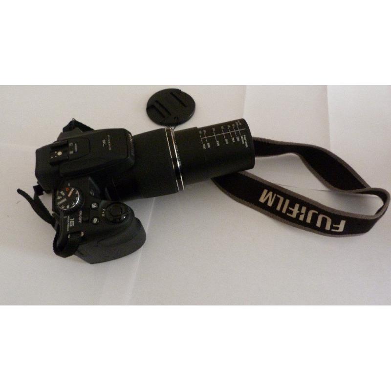 FUJIFILM SL1000 BRIDGE CAMERA ( VERY GOOD CONDITION WITH ORIGINAL BOX AND BATTERY CHARGER)