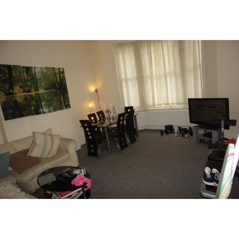 CCCCCCCCC SINGLE ROOM IN SHEPHERDS BUSH, ZONE 2 CCCCCCCCC
