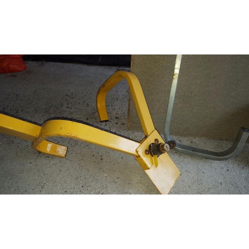Caravan wheel lock